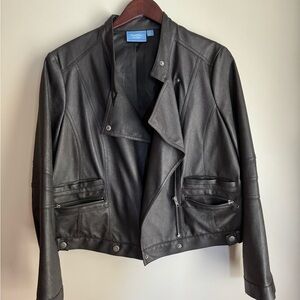 🌺Simply Vera Wang Leather Like Bomber Jacket